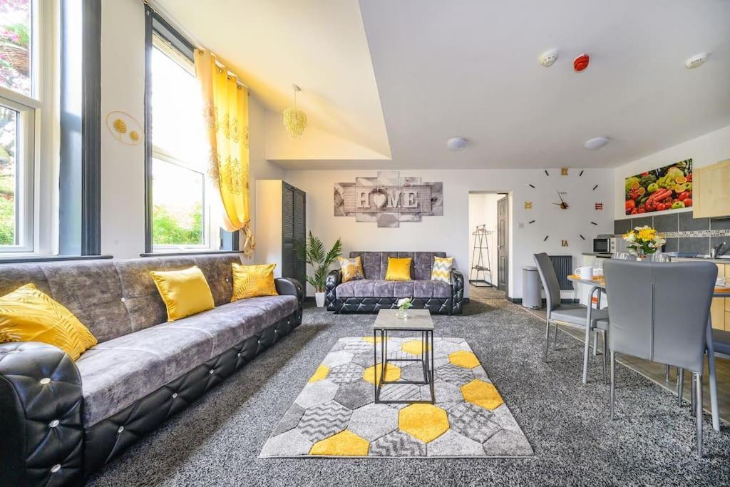 -F5Gh- For Relaxed & Cosy Stay, Free Parking, Wifi Leeds  Extérieur photo