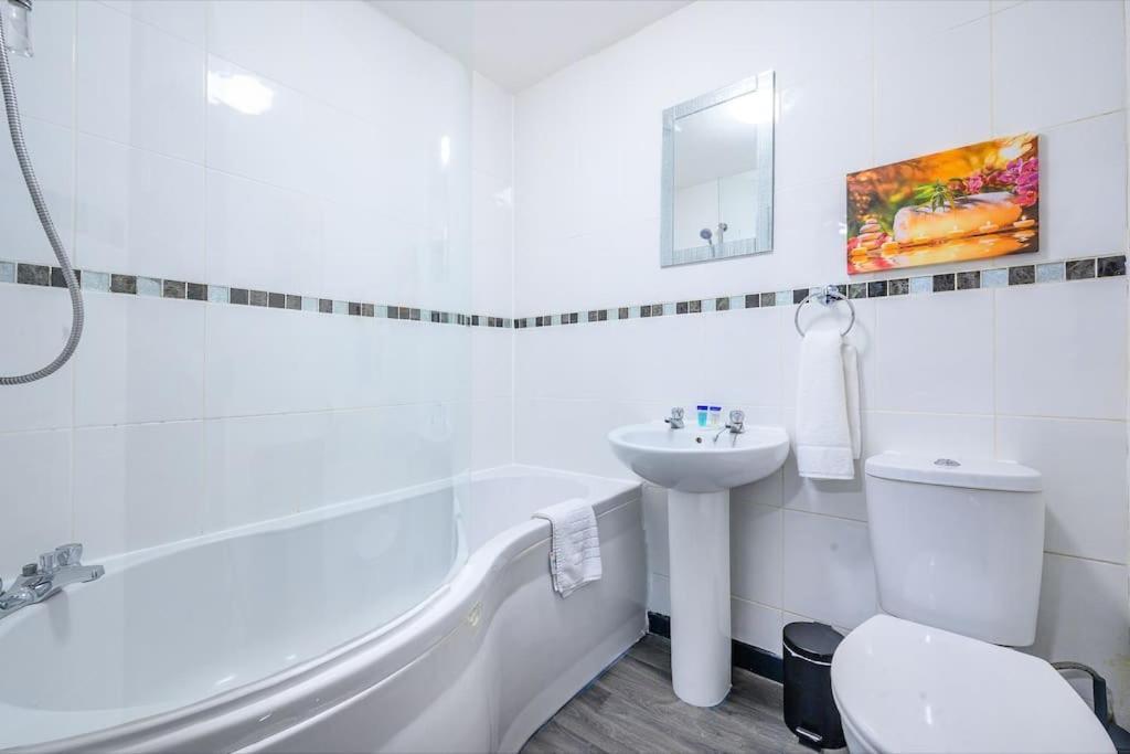 -F5Gh- For Relaxed & Cosy Stay, Free Parking, Wifi Leeds  Extérieur photo